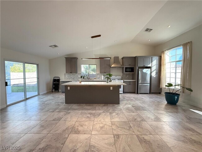 Building Photo - 5908 Red Saturn Dr