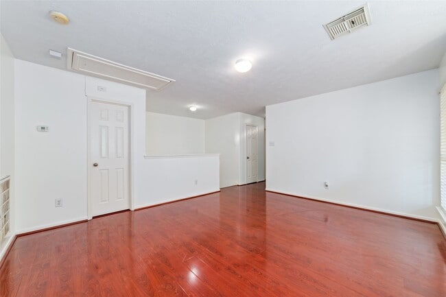 Building Photo - 3618 Windmill Village Dr