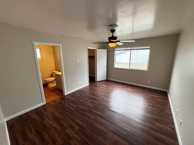 Building Photo - Beautiful 3Bed/2Bath Home located in South...