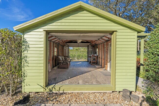 Building Photo - 11989 Persimmon Blvd