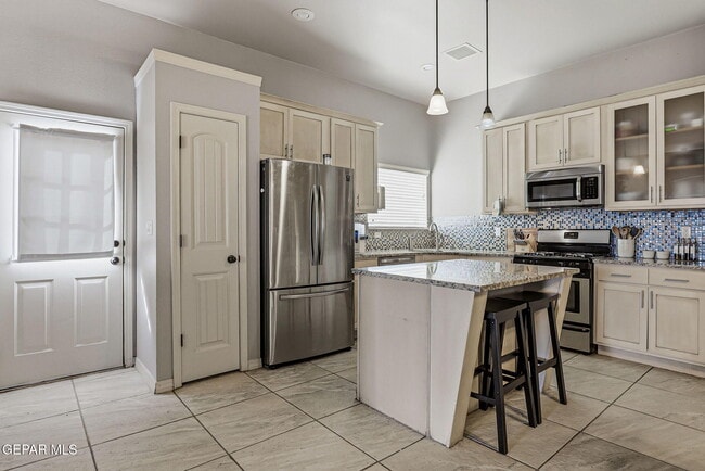 Building Photo - 3853 Loma Brisa Dr