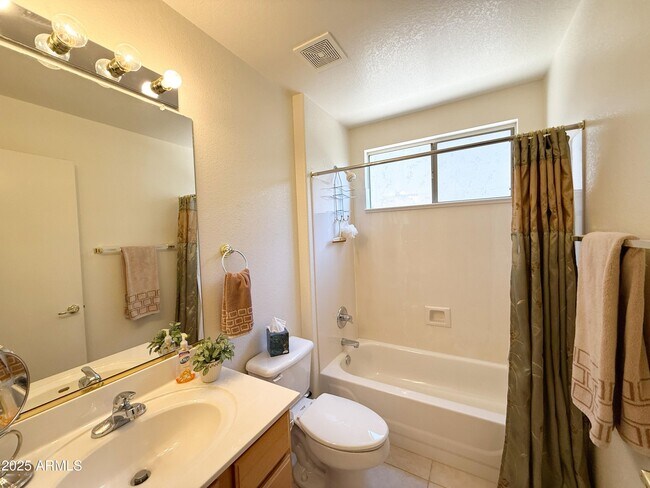 Building Photo - 17934 W Deneen Way