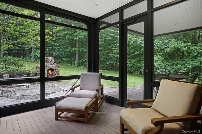 Building Photo - 8 Brady Rd