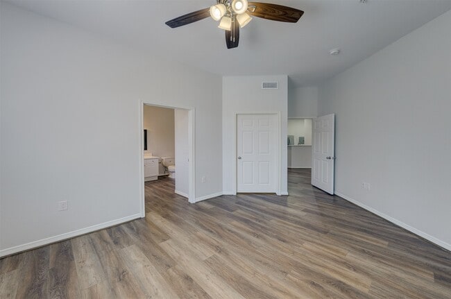 Building Photo - 3045 Marina Bay Dr