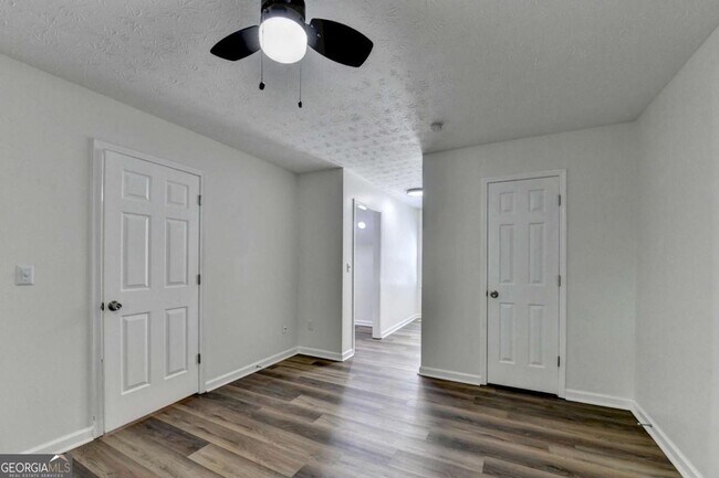Building Photo - 1530 Plunketts Rd