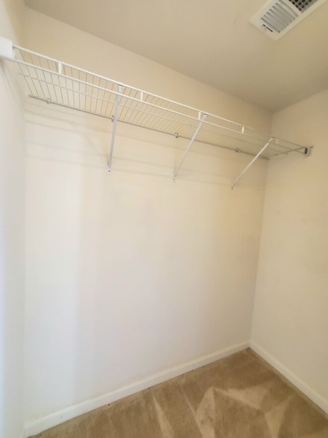Building Photo - 135 Prado Ln