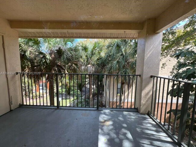 Building Photo - 9999 Summerbreeze Dr