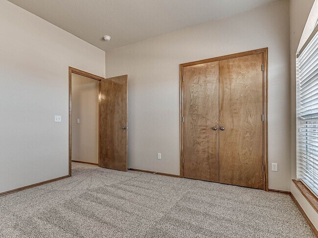 Building Photo - 4 Bed | 2 Bath | 2 Car Garage - Edmond Schools - North Hampton Addition