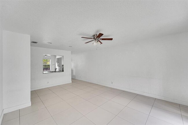 Building Photo - 9182 NW 40th St