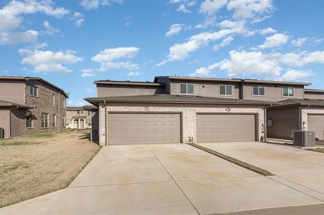 Building Photo - 3324 Solana Cir