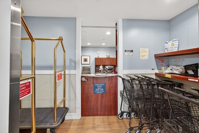 Building Photo - 9650 S Ocean Dr