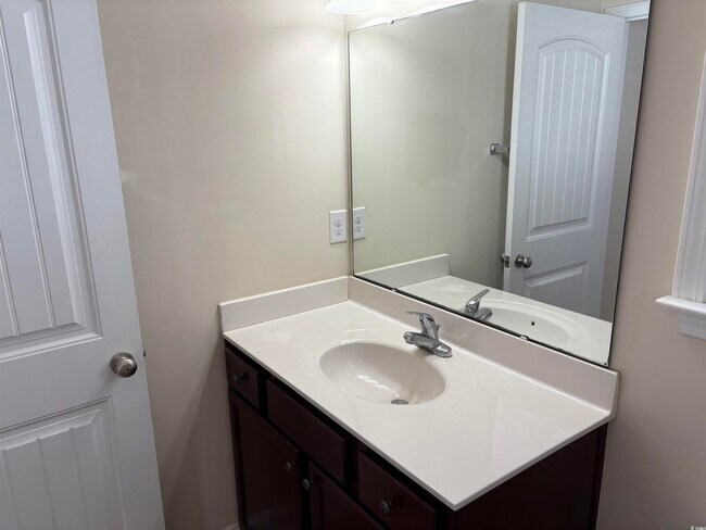 Building Photo - 292 Clearwater Dr