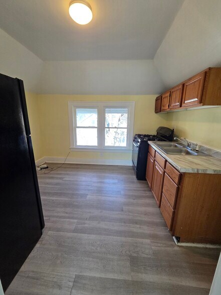 Building Photo - 1094 Williams St