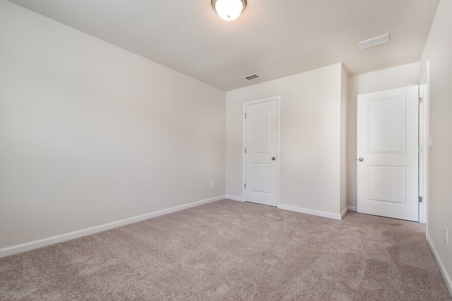 Building Photo - 150 Longleaf St