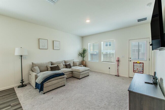 Building Photo - 209 Dirty Harry Dr