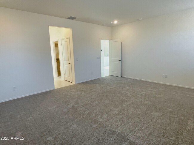 Building Photo - 21133 E Raven Dr