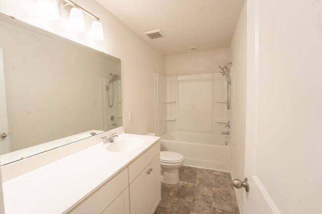 Building Photo - 148 Benelli Dr