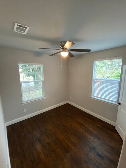 Building Photo - 106 Beech St