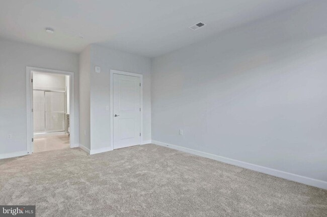Building Photo - 3927 Fair Ridge Dr