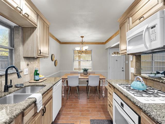 Building Photo - 11051 Ferguson Rd