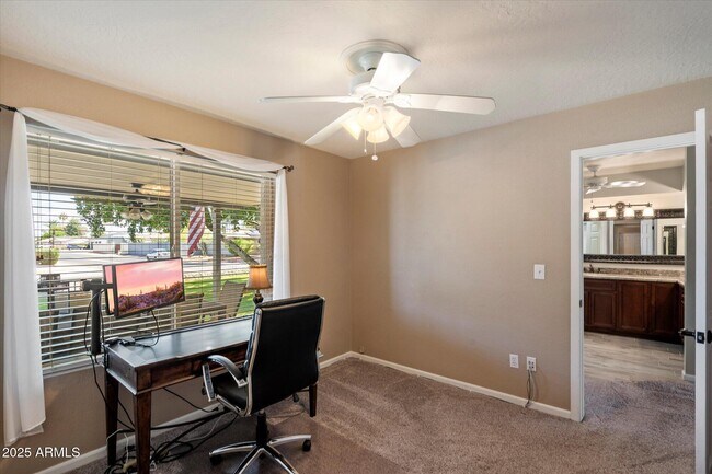 Building Photo - 5751 E Ludlow Dr