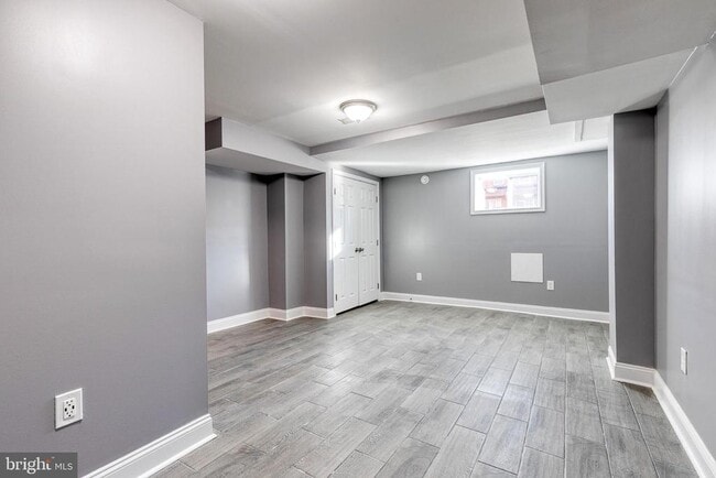 Building Photo - 422 Folcroft St