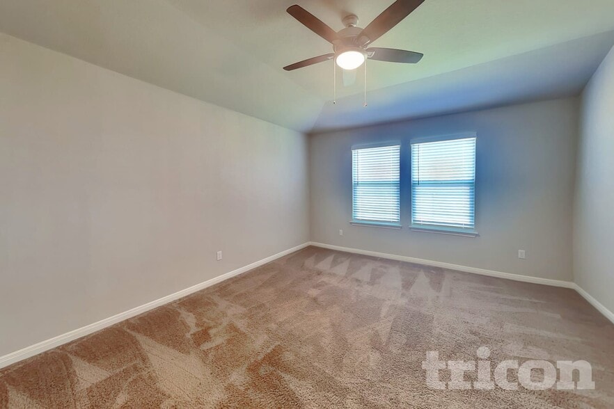 Building Photo - 13661 Paxton Blvd
