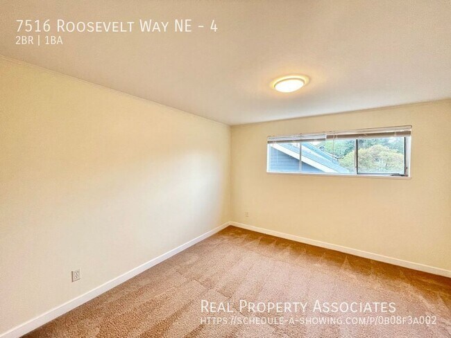 Building Photo - 7516 Roosevelt Way NE