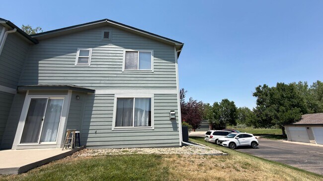 Building Photo - Great Townhome in Fort Collins