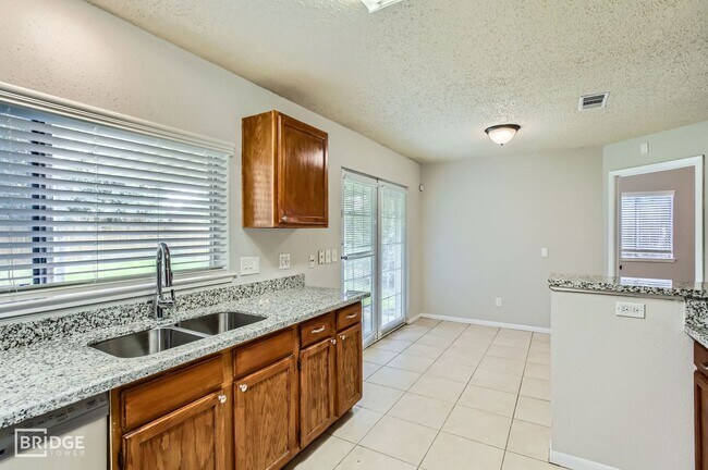 Building Photo - 11910 Yearling Dr