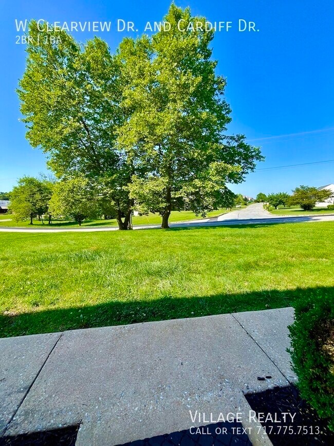 Building Photo - 81 W Clearview Dr