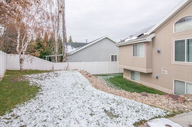 Building Photo - Gorgeous Bountiful Home w/ Solar & 3 Car Garage