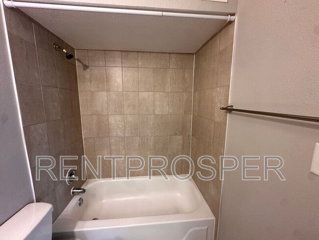 Building Photo - 5600 Devonbriar Way