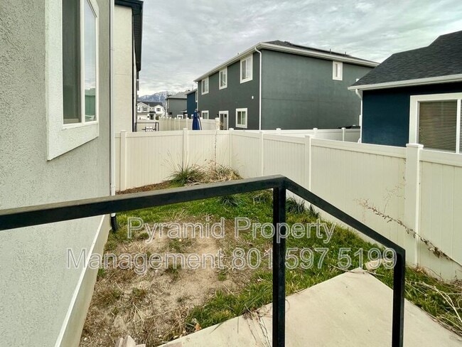 Building Photo - 836 E 340 S