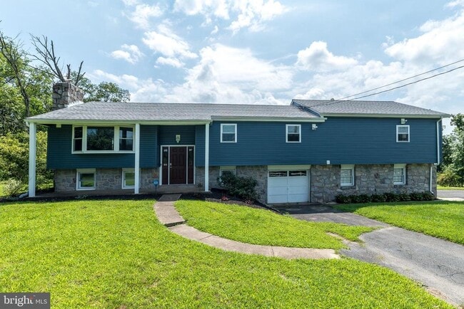 Building Photo - 402 Layfield Rd