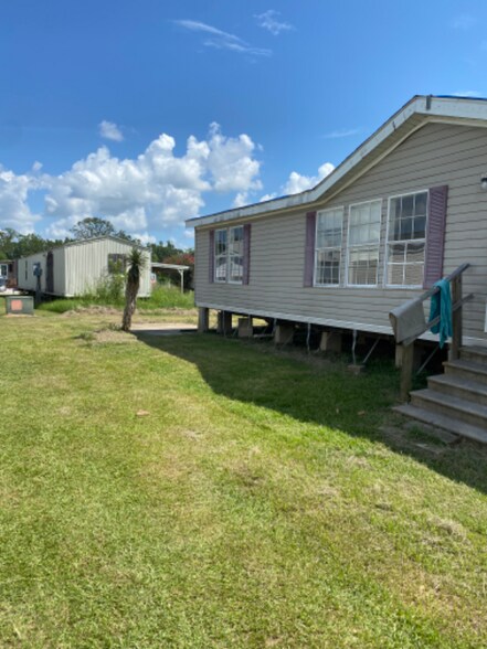 Primary Photo - 307 Mobile Estates Dr