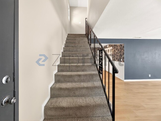 Building Photo - 13626 Cerise Ave