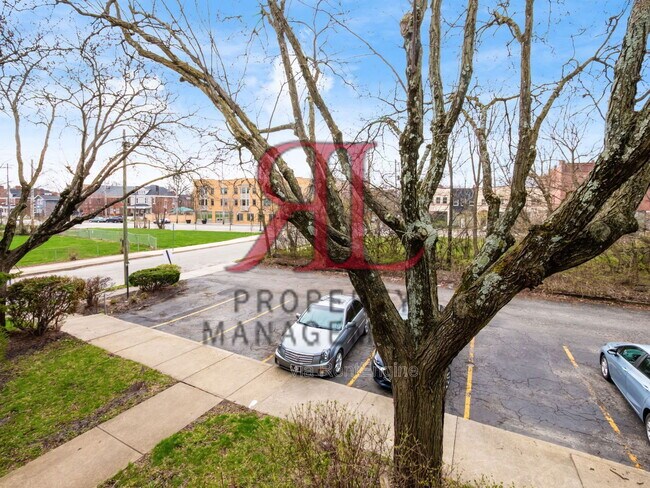 Building Photo - 155 N 17th St