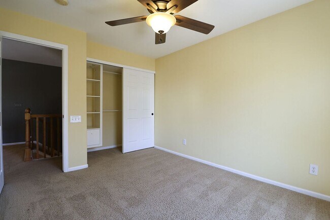 Building Photo - Beautiful Updated Town Home in Fort Collins