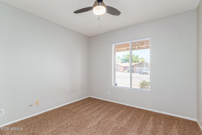Building Photo - 9353 E Altadena Ave