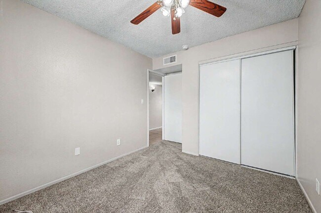 Building Photo - 2521 N 49th Ave