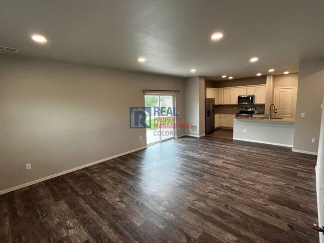 Building Photo - 3674 Ronald Reagan Ave
