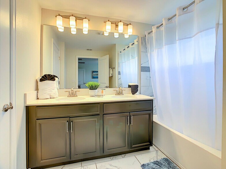 Building Photo - 580 Pebble Beach Dr