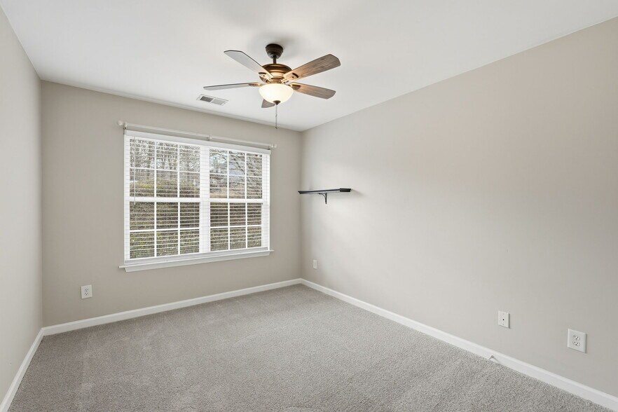 Building Photo - 5055 Blue Goose Ct