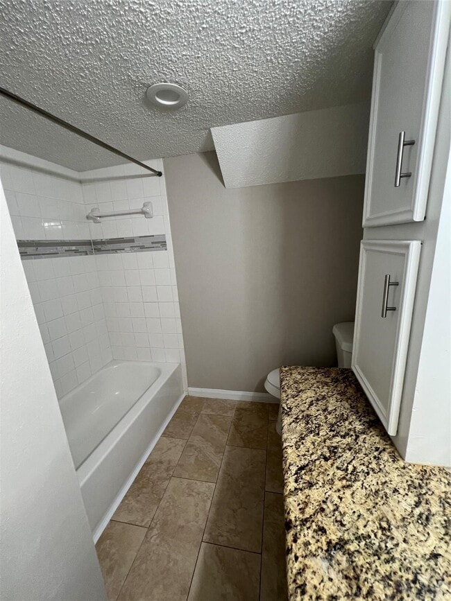 Building Photo - 10134 Emnora Ln