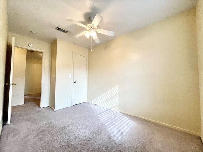 Building Photo - 800 W Collins St