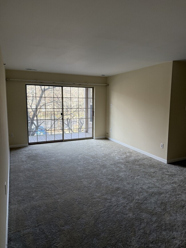 Building Photo - 3506 Back Pointe Ct