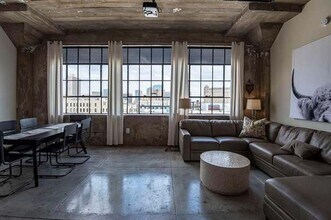 Building Photo - 120 Saint Louis-1402