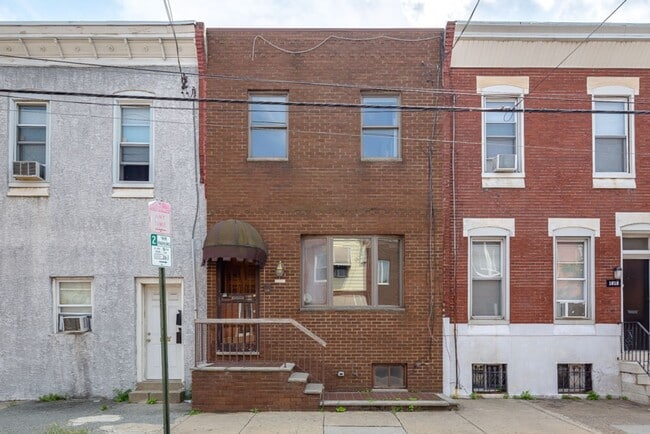 Building Photo - 1916 Dickinson St
