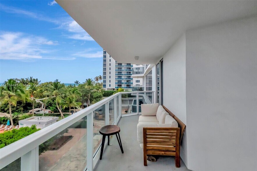 Building Photo - 2401 Collins Ave